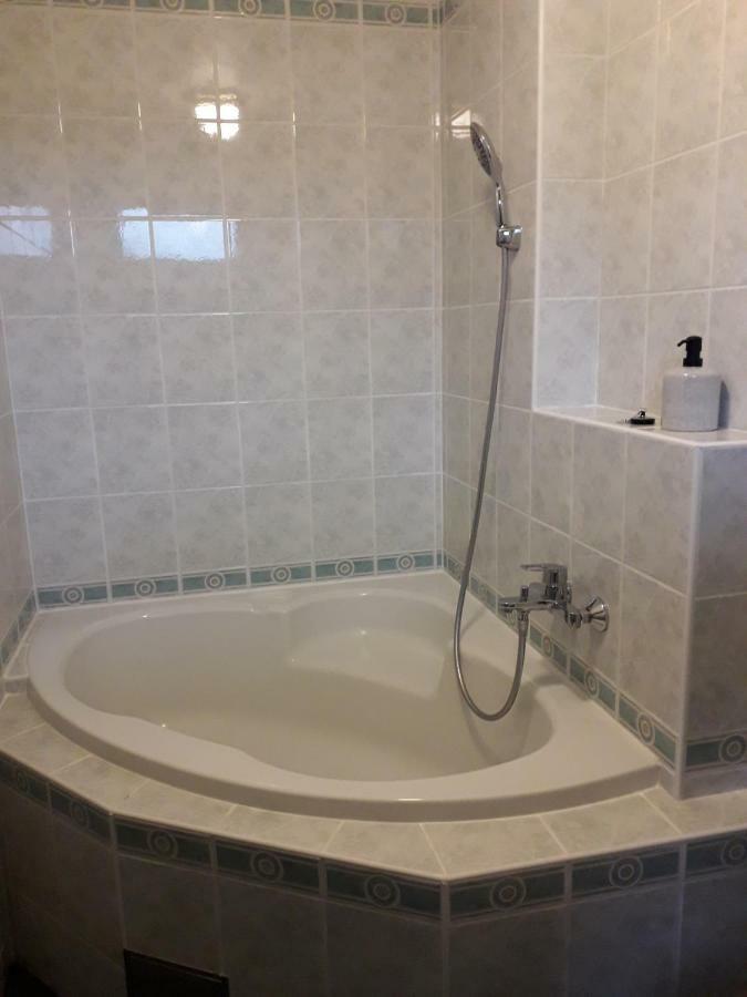 Apartment 144 Kněževes Eksteriør billede